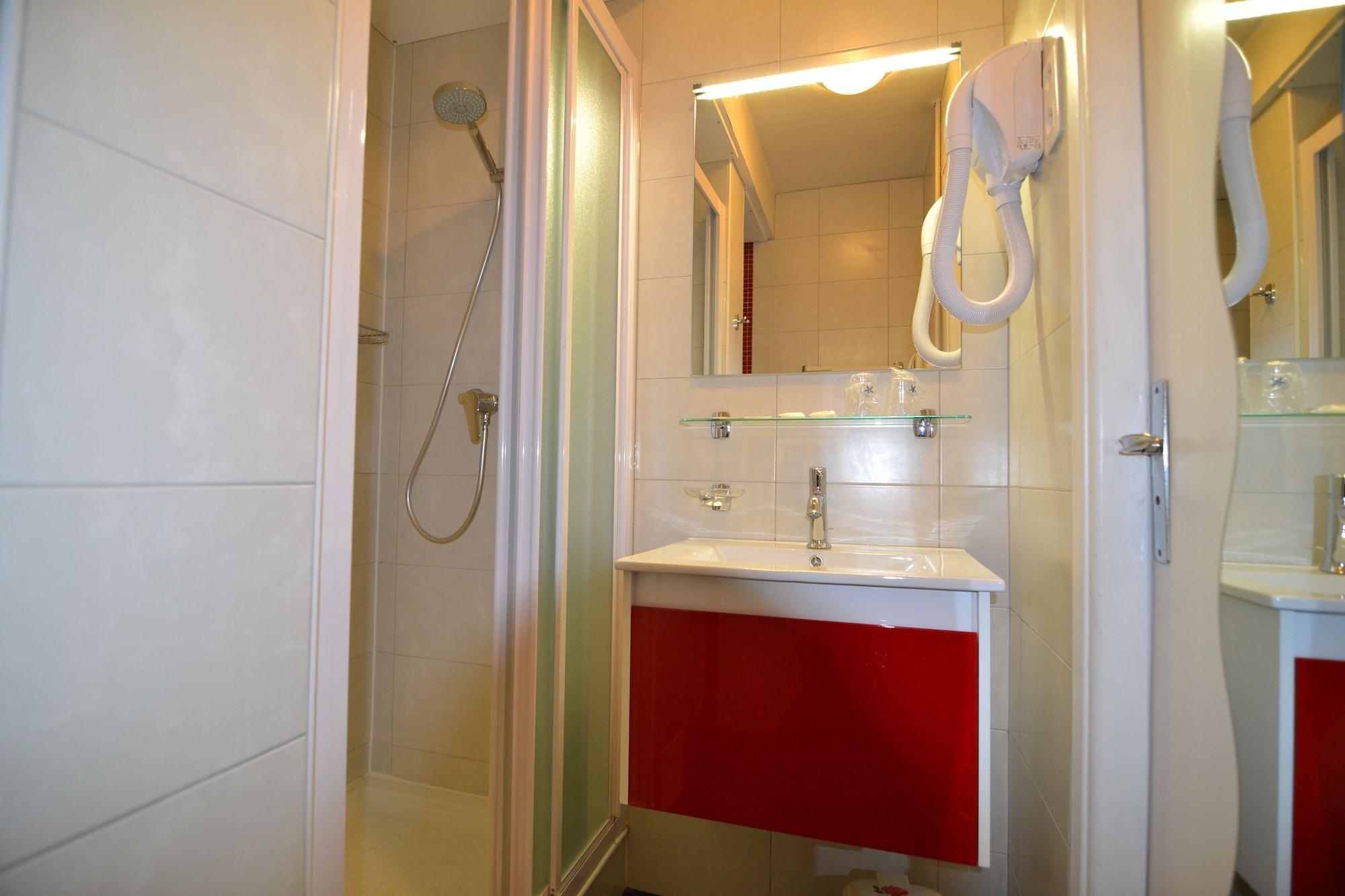 Brit Hotel Cahors - Le France エクステリア 写真